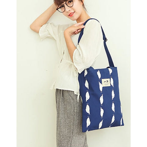 Whimsical [Polar Bear] Tote Bag By 八涂 BaTu