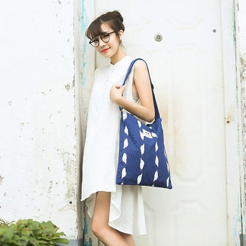 Whimsical [Polar Bear] Tote Bag By 八涂 BaTu