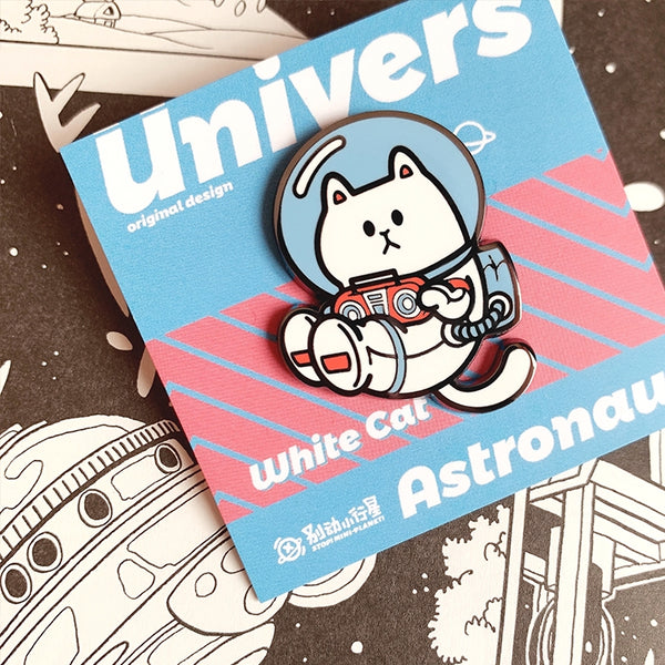 White Cat [ Astronaut ] Pin