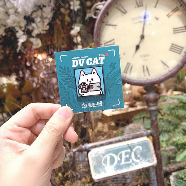 White Cat [ DV Cat ] Pin
