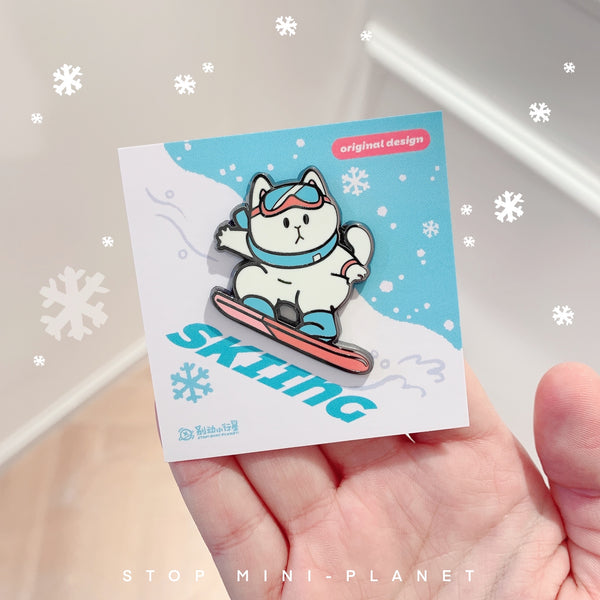 White Cat [ Skiing ] Pin