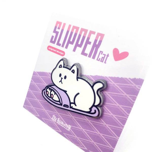 White Cat [ Slipper Cat ] Pin