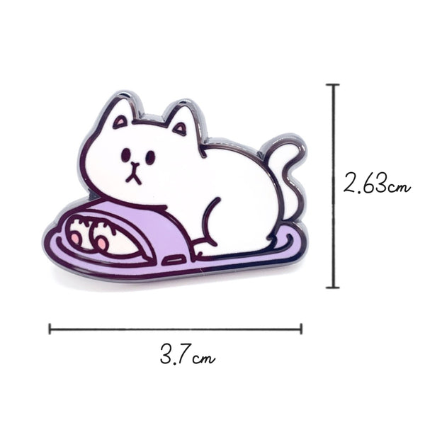White Cat [ Slipper Cat ] Pin