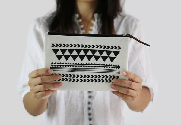 Graphic Pattern [Variation] Pouch By Colour-Up