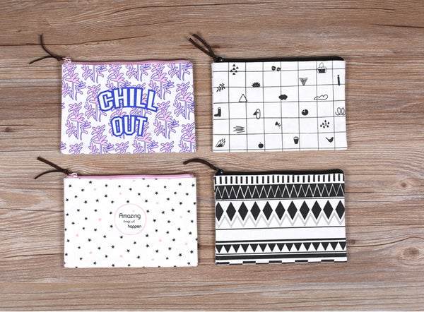 Graphic Pattern [Chill Out] Pouch By Colour-Up