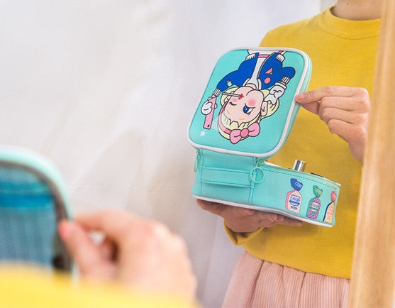 Girl Curly Square Travel Pouch By Bentoy