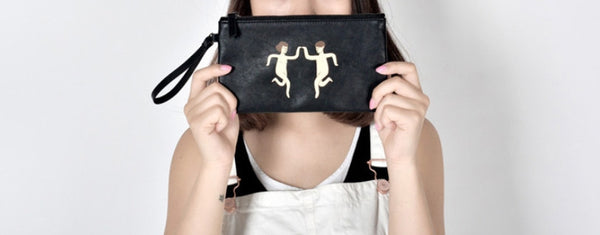 Streaking Flat Case Pouch by Kiitos Life