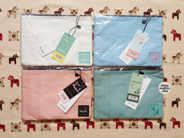 Life in the Room [Shower] Pouch By YIZI STORE