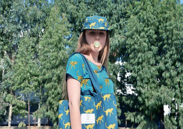Lifestyle [Cheetah] Tote Bag By YIZI STORE