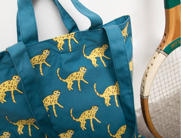Lifestyle [Cheetah] Tote Bag By YIZI STORE