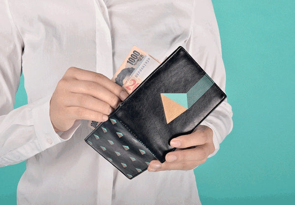 Pyramid Lucky Short Wallet by Kiitos