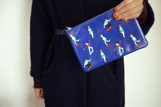 Skateboard Sports Pouch by YIZI