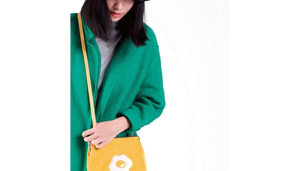 Egg Ball Clasp Pouch by YIZI