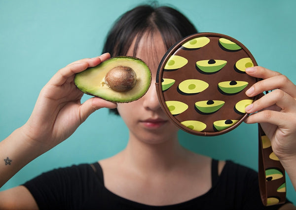 Fruit [Avocado] Round Pouch by YIZI STORE X KOMESHOP