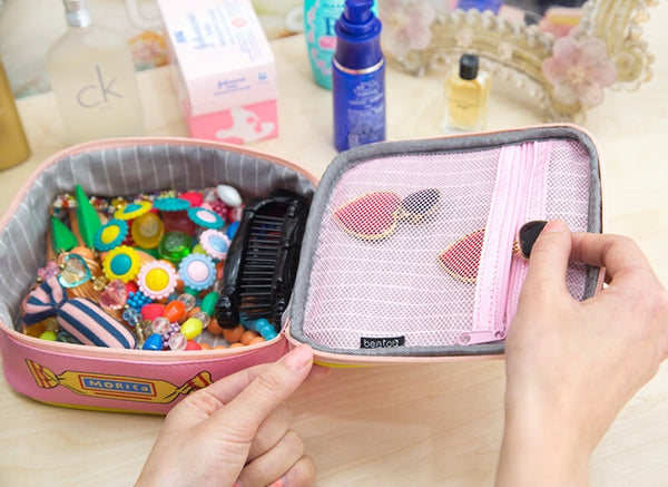 Girl Shirly Square Travel Pouch By Bentoy