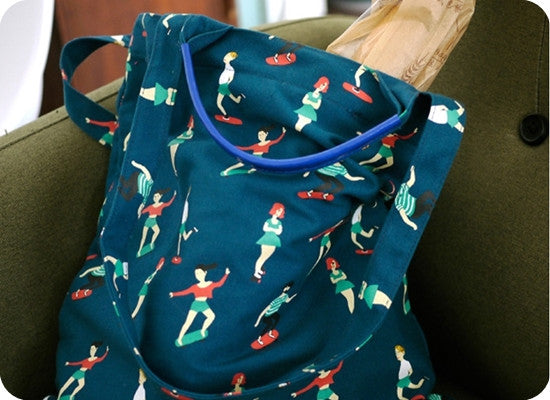 Skateboard Sports Tote Bag by YIZI
