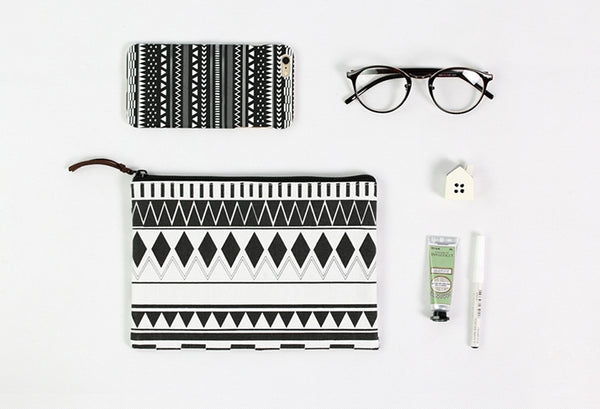 Graphic Pattern [Variation] Pouch By Colour-Up